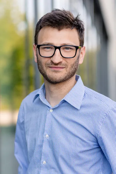 Porträtfoto von Dr. Constantinescu
